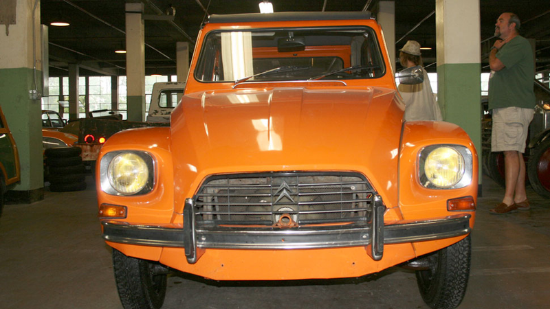 Illustration for article titled 1978 Citroën Dyane 6 Confort: Jalopnik Classic Mini-Review